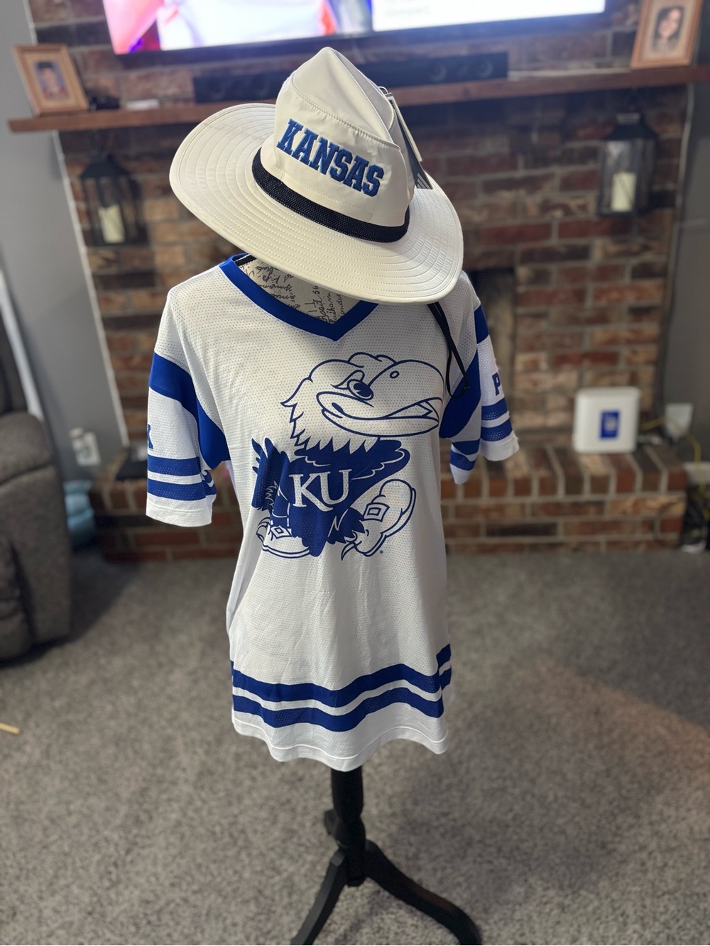 PINK Victoria's Secret White & Royal Blue Jersey Tee with shade hat combo